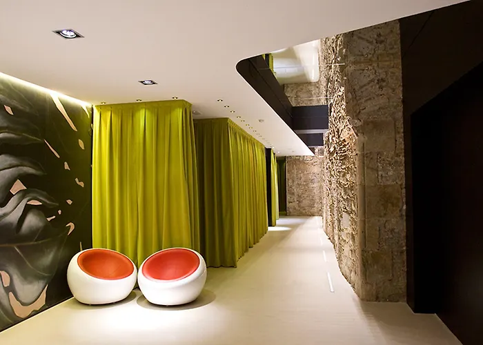 House Hotel