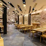 House Hotel 3*