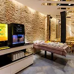 Hotel House
