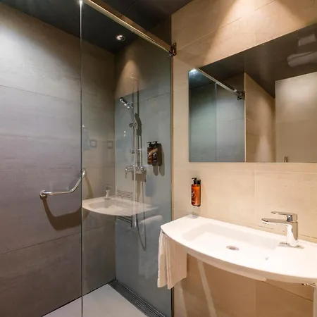 House 3* Barcelona