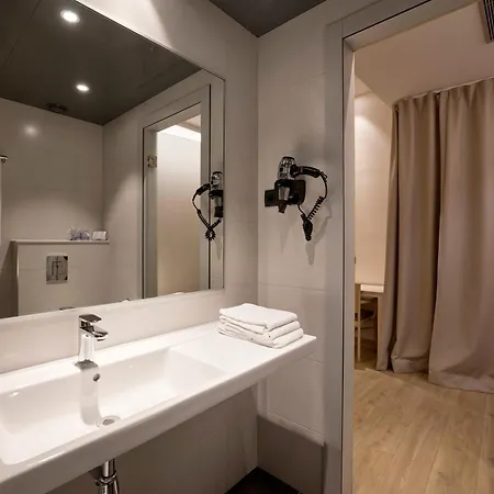 Hotell House 3*