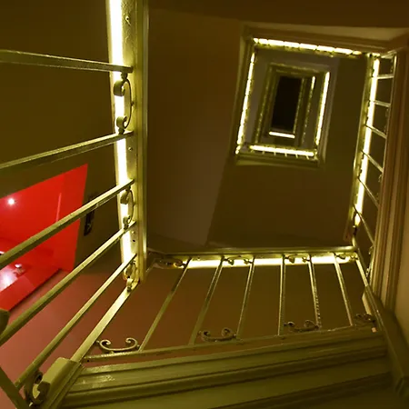 House Hotell 3*
