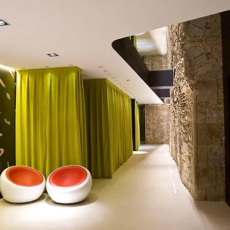 House Hotel