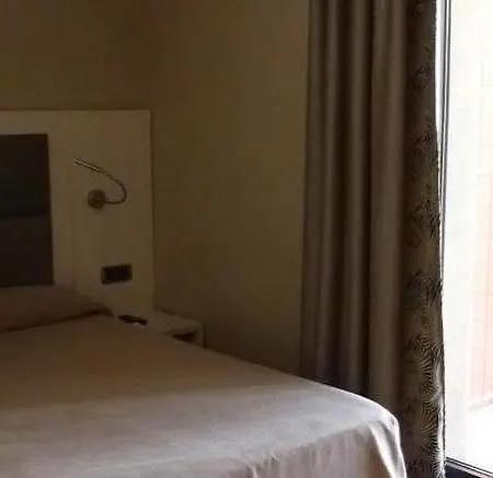 House Otel 3*